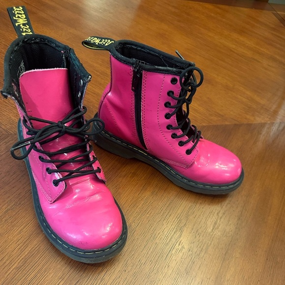 Dr. Martens Doc Martens Air Wair Kids Hot Pink Zipper Boot patent lamper size 3 - Picture 12 of 12